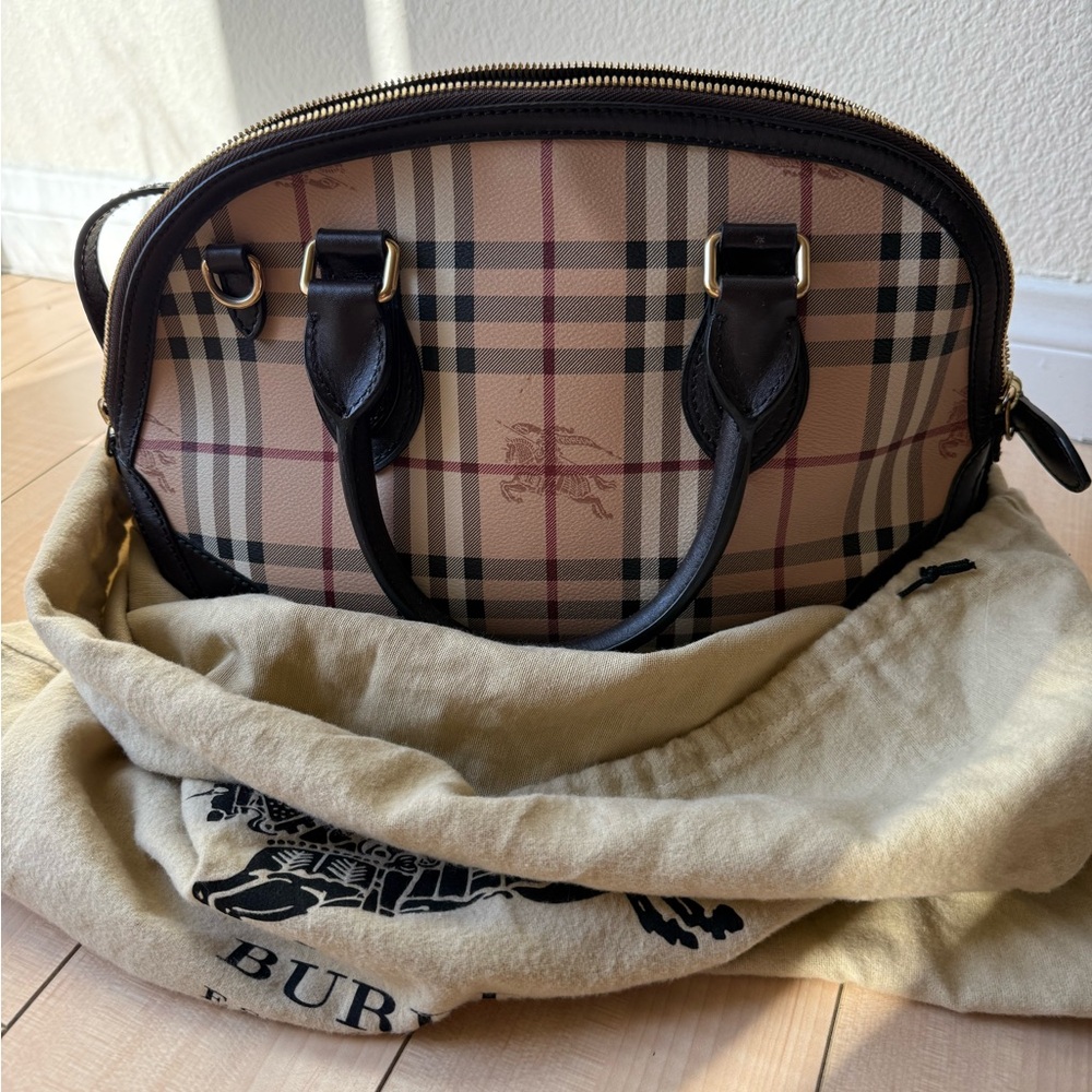 Burberry Haymarket Beige Nova Check Satchel with Black Trim and wallet
